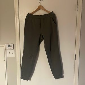 Excellent condition Lululemon mens City Sweat Jogger in green/grey Size M